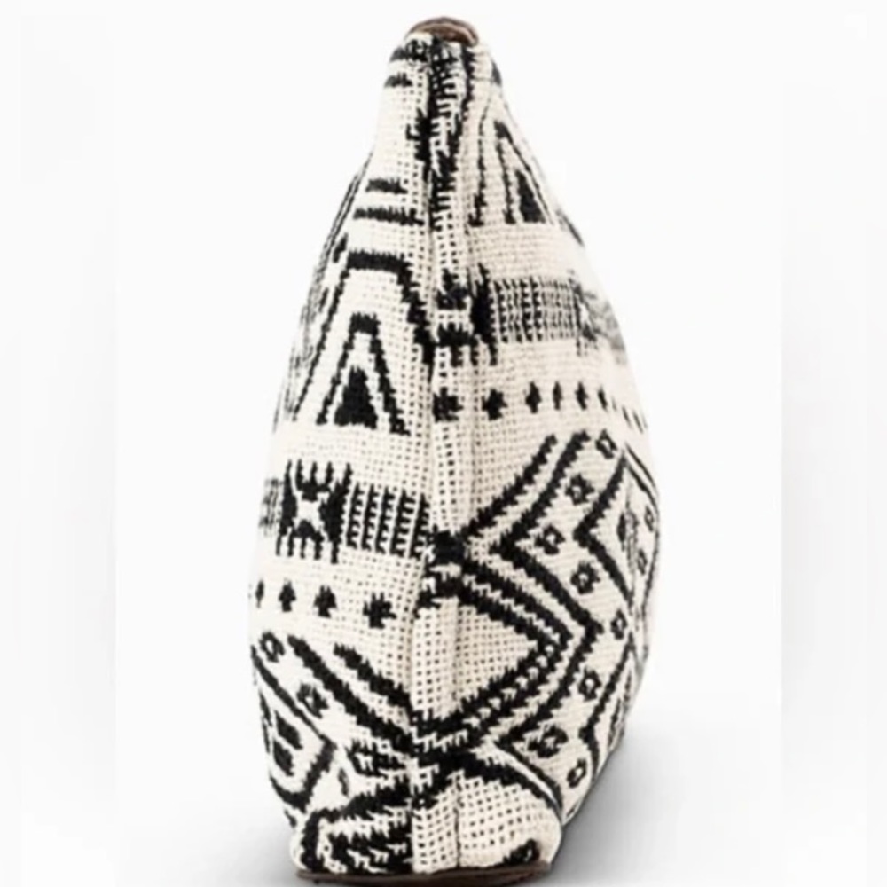 Thirty-One Rio Weave Reversible Pouch - Picture 3 of 7